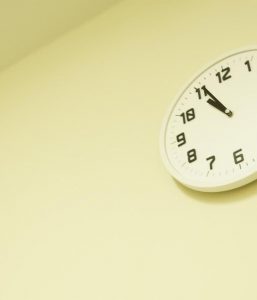 1642515287 clock 673903 wp68 853x1280 MM 100